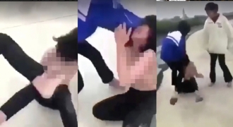 Nhóm nữ sinh cấp 2 lột đồ đánh bạn, tạo dáng quay clip