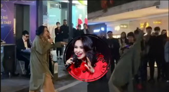 Diva Thanh Lam ngẫu hứng hát cùng ban nhạc khiếm thị trên phố