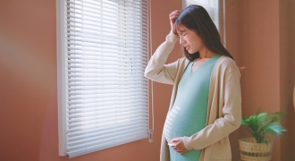 Bí quyết giúp mẹ bầu giảm chóng mặt khi mang thai