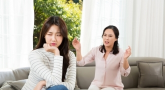 Mẹ và chị gái phản đối quyết liệt việc tôi đoàn tụ với chồng cũ