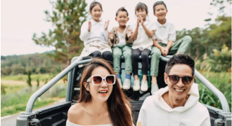 Ca sĩ Việt cưới hot girl kém 17 tuổi, sinh 4 con, được showbiz kính nể