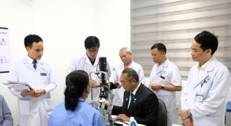 Chuyên gia Nhật Bản phẫu thuật mắt miễn phí cho 20 người dân tại Hải Phòng
