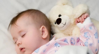 Trẻ sơ sinh ngủ ngáy có phải dấu hiệu bệnh nguy hiểm?