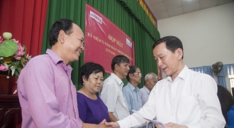 Báo Gia đình Việt Nam cùng Lãnh đạo Cần Thơ tặng 180 phần quà cho gia đình chính sách