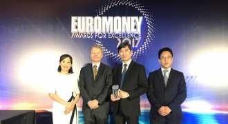 Vietcombank vinh dự nhận giải thưởng Ngân hàng tốt nhất VN năm 2017