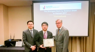 Vietcombank tiếp tục được The Asian Banker trao giải thưởng Ngân hàng mạnh nhất Việt Nam