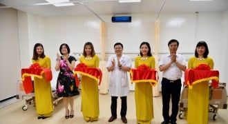 Vietcombank tài trợ kinh phí nâng cấp 2 phòng khám cho BV Hữu Nghị