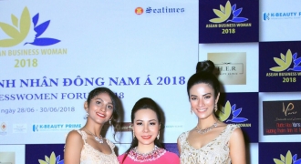 Nữ hoàng Kim Chi đẹp dịu dàng toả sáng tại Diễn đàn nữ doanh nhân Asean 