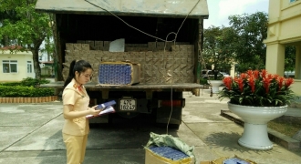 CSGT Thanh Hóa: Bắt giữ xe ô tô vận chuyển thuốc lá lậu