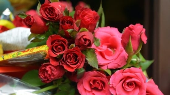 cắm hoa hồng đẹp de bàn thờ
