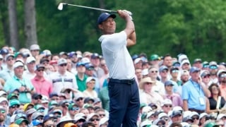 Tiger Woods tái xuất làng golf