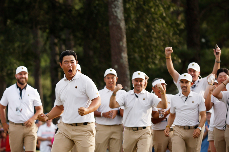 Tuyển Quốc tế thu hẹp cách biệt tại Presidents Cup