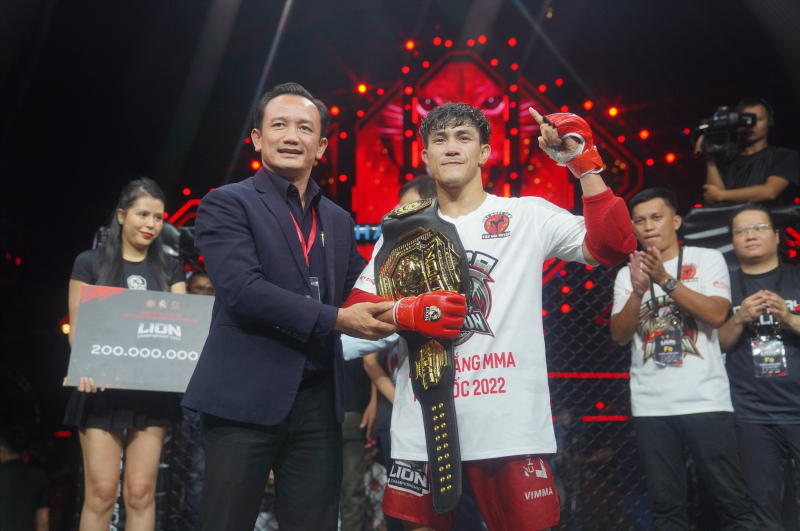 Nguyễn Trần Duy Nhất giành đai vô địch Lion Championship