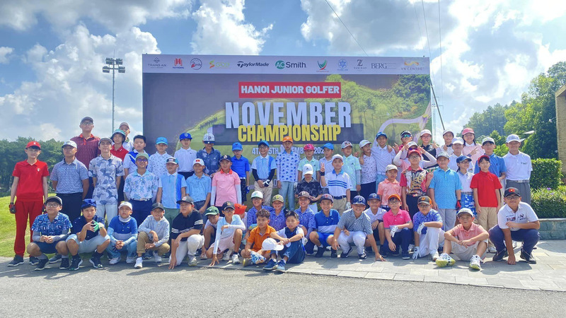 Đón năm mới bùng nổ cùng chuỗi giải đấu chuyên nghiệp dành cho các golfer nhí