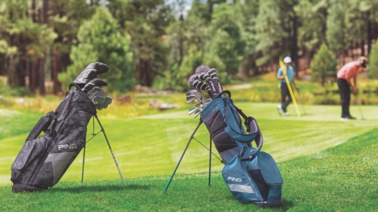 Golfer nên chọn loại túi golf nào?