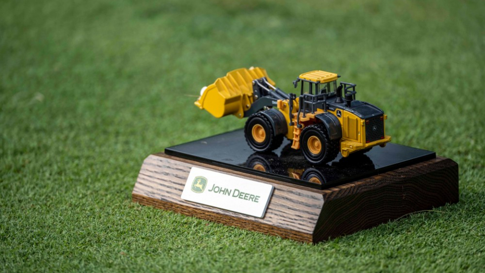 Tee time vòng đầu John Deere Classic
