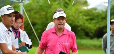 Golfer 60 tuổi bất ngờ ghi Eagle tại Vinpearl DIC Legends Việt Nam 2023