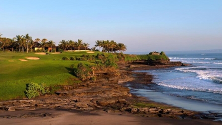 Vẻ đẹp khó cưỡng của sân golf Nirwana Bali Golf Club