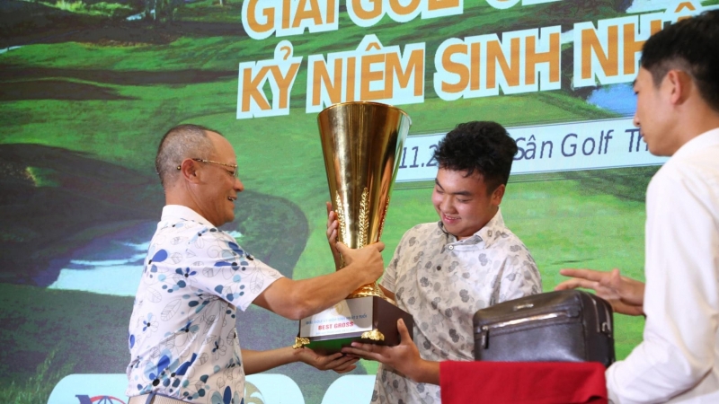 Đặng Minh vô địch giải kỷ niệm sinh nhật 2 tuổi của CLB Họ Nguyễn phía Bắc