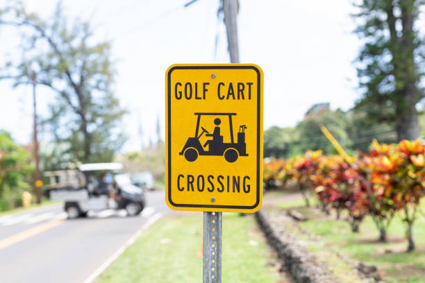 Biển báo 'Caution' (Cảnh báo) trong golf có ý nghĩa gì?