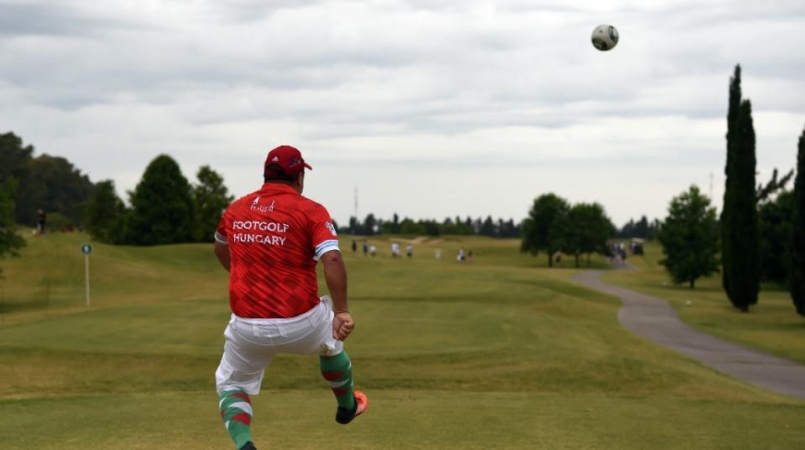 FootGolf: Môn thể thao lai giữa bóng đá và golf