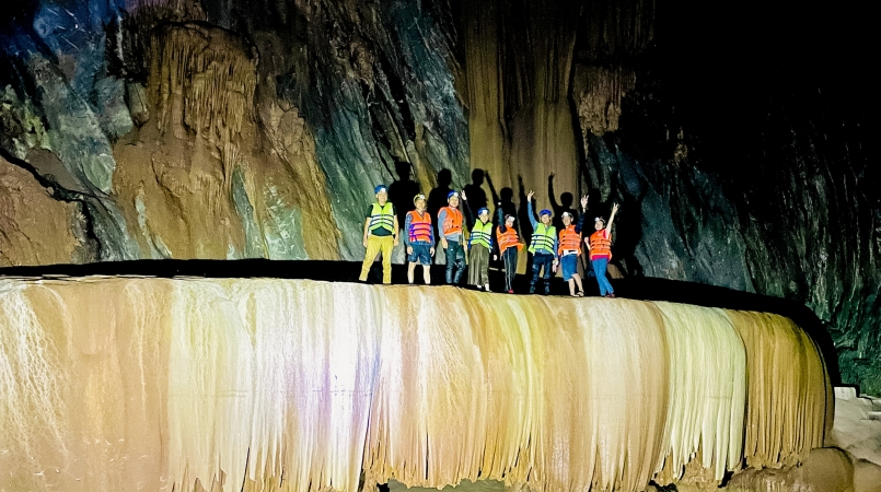 Phát hiện hang động đẹp mê hồn vừa phát hiện ở Quảng Bình
