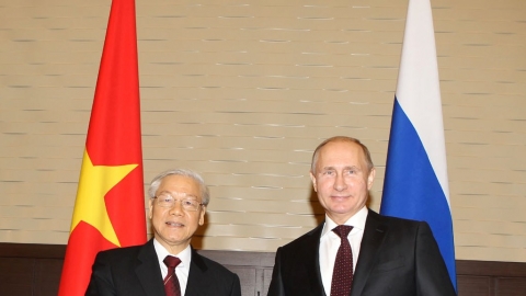 TỔNG BÍ THƯ NGUYỄN PHÚ TRỌNG CHÚC MỪNG TỔNG THỐNG V. PUTIN TÁI ĐẮC CỬ