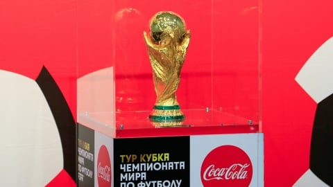 Cúp vàng Giải vô địch bóng đá thế giới năm 2018 đã đến Vladivostok