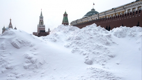 Tuyết rơi rất nhiều, cán mốc lịch sử ở Moskva
