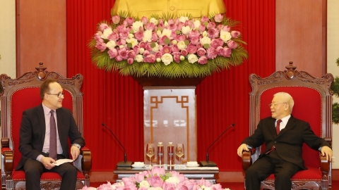 Генеральный секретарь КПВ Нгуен Фу Чонг принял посла Российской Федерации во Вьетнаме