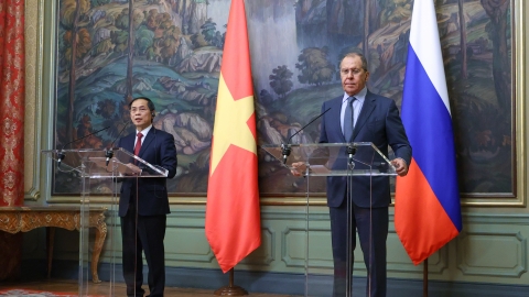 Bộ trưởng Ngoại giao Bùi Thanh Sơn hội kiến Phó Thủ tướng Nga, hội đàm với Bộ trưởng Bộ Ngoại giao Nga