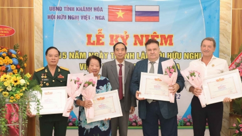 Hội Hữu nghị Việt - Nga tỉnh Khánh Hoà kỷ niệm 15 năm thành lập