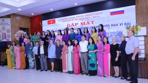 Hội Hữu nghị Việt - Nga tỉnh Thừa Thiên - Huế tổ chức gặp mặt nhân kỷ niệm cách mạng Tháng Mười Nga