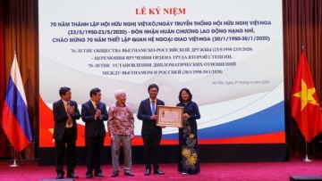 Nhiệt liệt chúc mừng cán bộ, hội viên và bạn bè của Hội Hữu nghị Việt - Nga nhân Ngày truyền thống của Hội