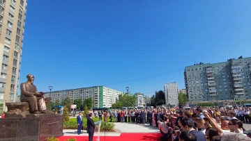 Khánh thành tượng Chủ tịch Hồ Chí Minh tại Saint Petersburg