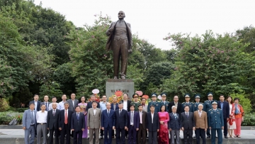 Sôi nổi những hoạt động của Hội Hữu nghị Việt – Nga kỷ niệm 106 năm Cách mạng Tháng Mười Nga vĩ đại