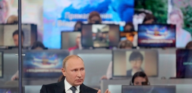 Tổng thống V. Putin giao lưu trực tuyến với người dân trong 4 giờ 20 phút
