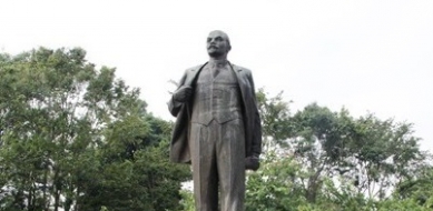 Tưởng niệm V.I. Lenin nhân dịp kỷ niệm Cách mạng Tháng Mười Nga