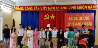 Hội Hữu nghị Việt-Nga tỉnh Phú Yên tổ chức bế giảng lớp tiếng Nga cơ bản và kết nạp hội viên mới