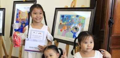 Đã có tác phẩm đầu tiên tham gia cuộc thi vẽ tranh 'Em vẽ Việt Nam - Em vẽ nước Nga'