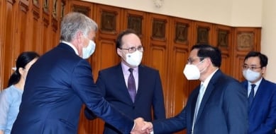Thủ tướng đề nghị LB Nga ưu tiên để Việt Nam nhận được vaccine sớm nhất
