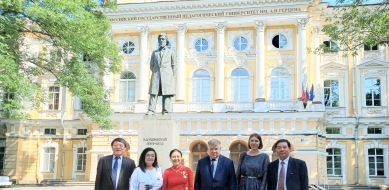 Đoàn Liên hiệp hữu nghị và Hội Việt–Nga làm việc với Đại học Sư phạm quốc gia Nga mang tên A.I. Herzen