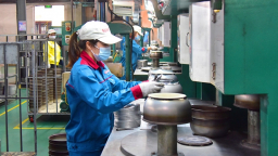 Hà Nội: Phát triển kinh tế trong bối cảnh dịch bệnh Covid – 19 diễn biến phức tạp