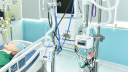 Việt Nam chế tạo thành công máy oxy dòng cao điều trị COVID-19