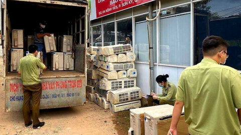 Phát hiện kho trung chuyển hàng điện lạnh nhập lậu từ biên giới Tây Nam