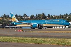 Nhật Bản: Bắt nghi phạm dọa bắn máy bay Vietnam Airlines