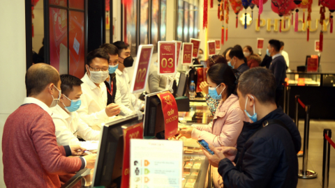 Ngược chiều thế giới, giá vàng SJC trong nước đi lên ngày cận Tết