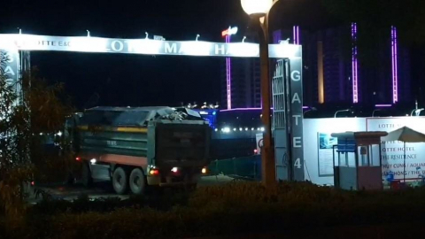 Phá dỡ công trình 8B Lê Trực không cam kết bảo vệ môi trường, phế thải chở đi đâu?