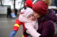Làn sóng người Ukraine tị nạn đến Châu Âu gia tăng