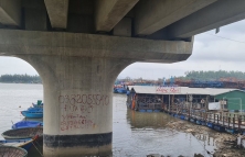 Quảng Ngãi: Nhà nổi trái phép 'bức tử' sông Trà Bồng
